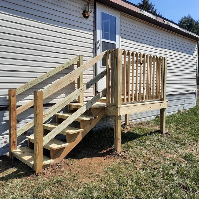 property at 11203 Lawnford Ave