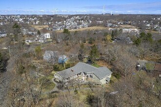 39 Decatur St, Unit 2 in Gloucester, MA - Foto de edificio - Building Photo