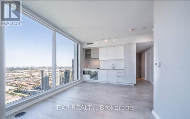 7890 Jane St in Vaughan, ON - Building Photo - Building Photo