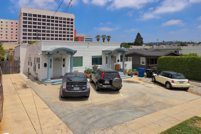 4653 La Mirada Ave in Los Angeles, CA - Building Photo - Primary Photo