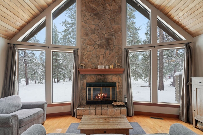 8 Mt Baker Ln in Bend, OR - Building Photo - Building Photo