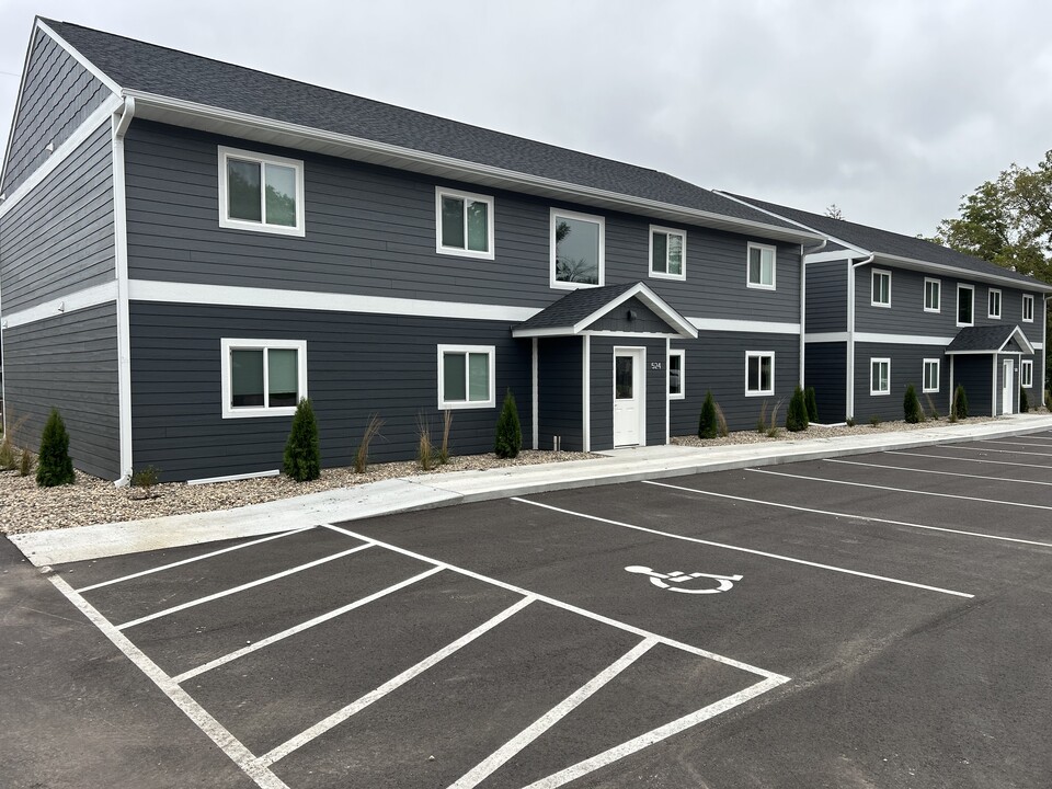 520 6th St in Nicollet, MN - Foto de edificio