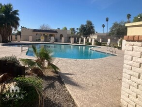 4440 W Solano Dr N, Unit E206 in Glendale, AZ - Building Photo - Building Photo