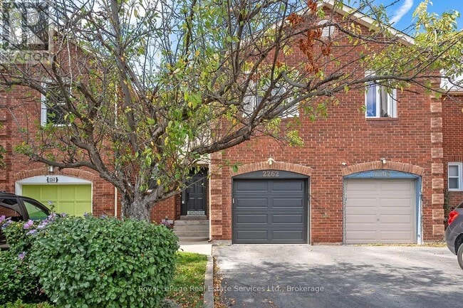 2262 Margot St in Oakville, ON - Building Photo - Building Photo