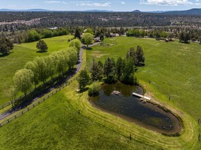 64440 Bailey Rd in Bend, OR - Building Photo - Building Photo