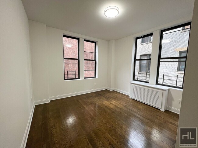 WEST 58 STREET in New York, NY - Building Photo - Building Photo