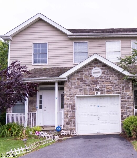 347 Raymound Blvd in Parsippany Troy Hills, NJ - Building Photo