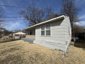 8641 Ardelia Ave in St. Louis, MO - Foto de edificio - Building Photo