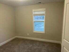 644 Barlow Rd in Parkton, NC - Building Photo - Building Photo