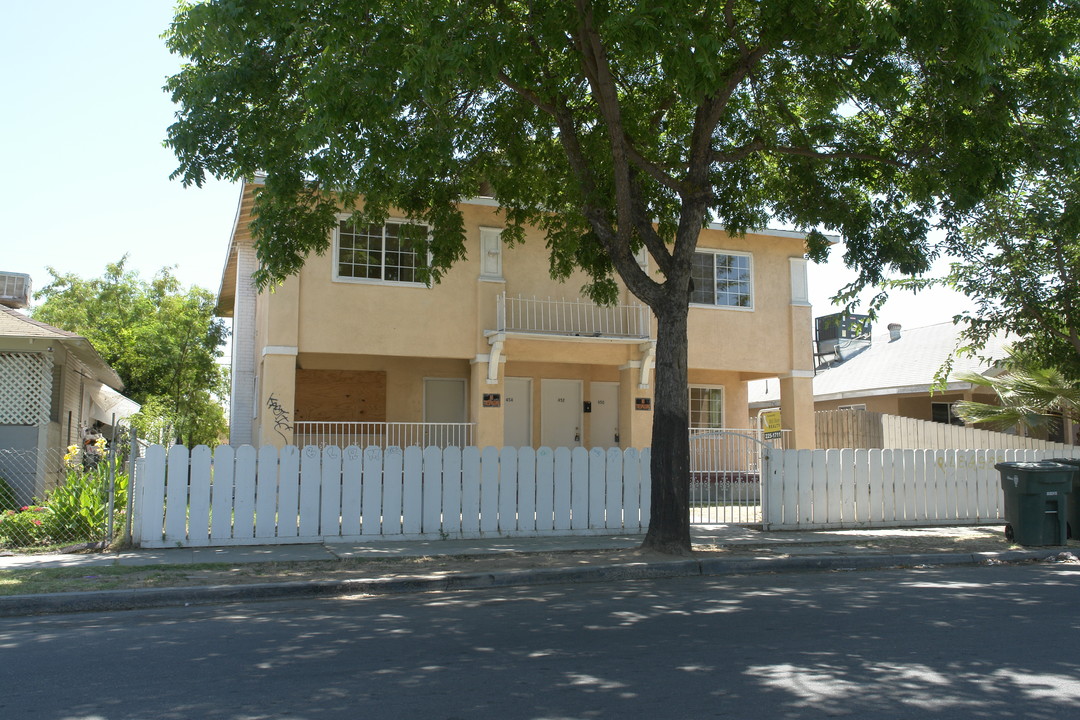 450 N Effie St in Fresno, CA - Building Photo