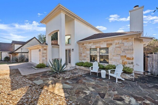 1030 Daviot Dr in Briarcliff, TX - Building Photo - Building Photo