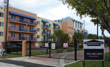 Tropical Pointe in North Miami, FL - Building Photo - Building Photo