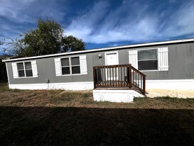 222 B St in Converse, TX - Building Photo