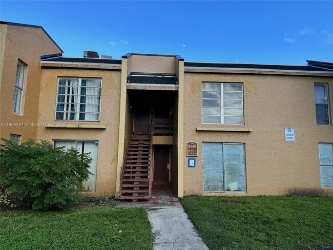 property at 4519 Treehouse Ln