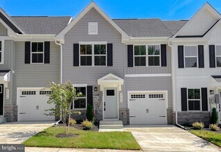 23052 Wetstone Ln in California, MD - Building Photo - Building Photo