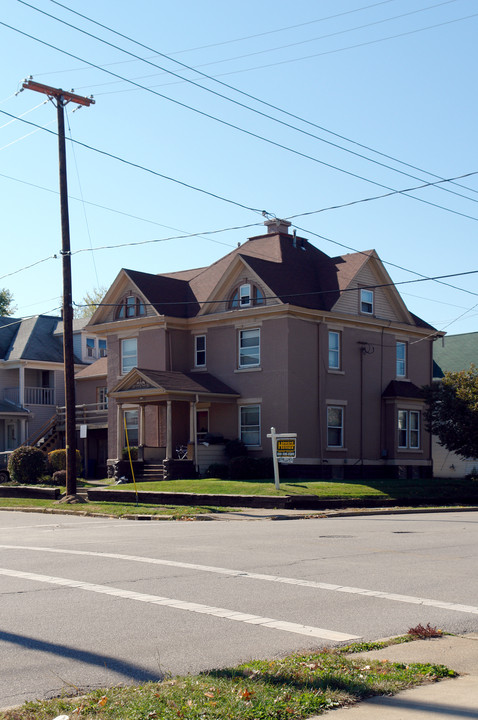 254 3rd St NW in Barberton, OH - Building Photo