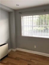 4545 MacArthur Blvd NW, Unit g6 in Washington, DC - Building Photo - Building Photo