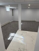 105 Mohawk Ave in Deer Park, NY - Building Photo