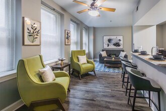 Number 10 Main in Memphis, TN - Building Photo - Interior Photo