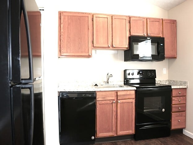 6699 Alex Dr in Canal Winchester, OH - Foto de edificio - Building Photo