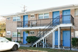 Skylane Apartments in Houston, TX - Building Photo - Building Photo