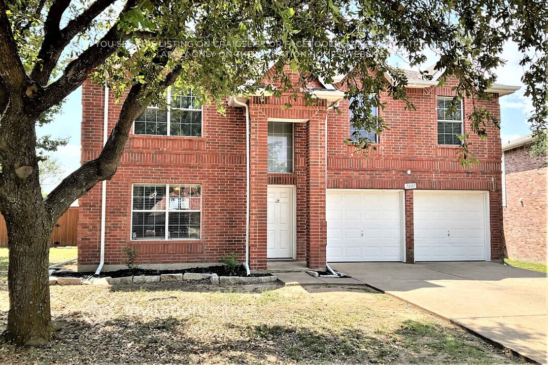 1001 Windsor Ln in Forney, TX - Building Photo