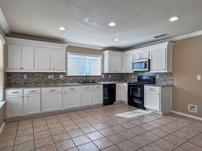 10204 Del Lago Ct in San Antonio, TX - Building Photo - Building Photo