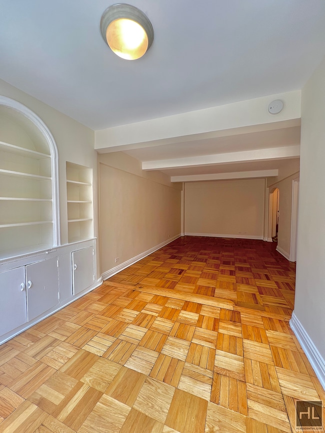 EAST 56 STREET in New York, NY - Building Photo - Building Photo