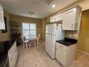 9610 Club S Cir in Sarasota, FL - Building Photo - Building Photo