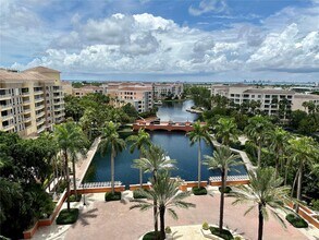 785 Crandon Blvd in Key Biscayne, FL - Building Photo - Building Photo