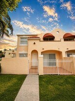 8590 NW 3rd St in Miami, FL - Building Photo