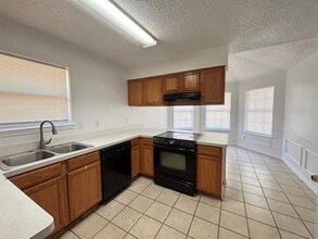 1721 Whispering Cove Trail in Fort Worth, TX - Building Photo - Building Photo