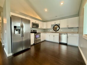 505 SE Pleasant View Dr in Waukee, IA - Building Photo - Building Photo