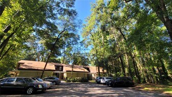 7019 SW 44 Ave in Gainesville, FL - Building Photo