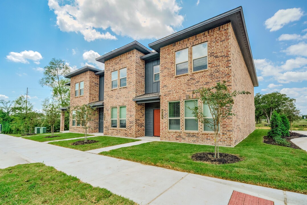 4089 Cross Park Dr in Bryan, TX - Building Photo