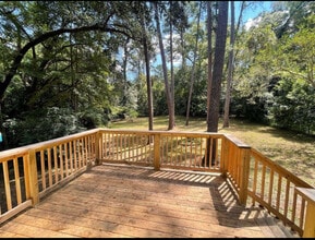 2413 Mayfair Rd in Tallahassee, FL - Foto de edificio - Building Photo