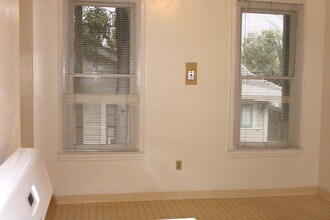 122 Leland St-Unit -#122 1/2 in Santa Rosa, CA - Building Photo - Building Photo