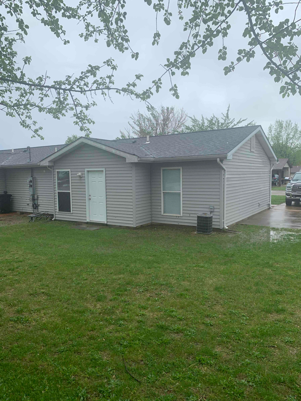 1013-1015 Vandiver Ct in Farmington, MO - Building Photo - Building Photo