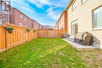 1109 Baltic Ln in Pickering, ON - Building Photo - Building Photo