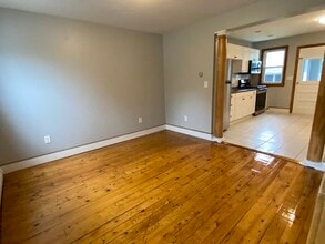 14 Boylston St in Easthampton, MA - Building Photo - Building Photo