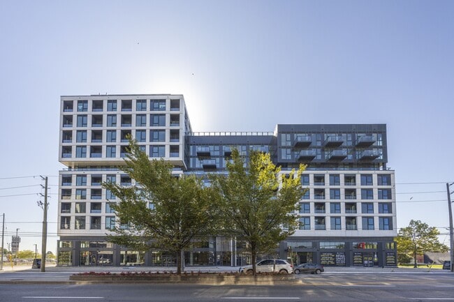 1037 The Queensway in Toronto, ON - Building Photo - Building Photo
