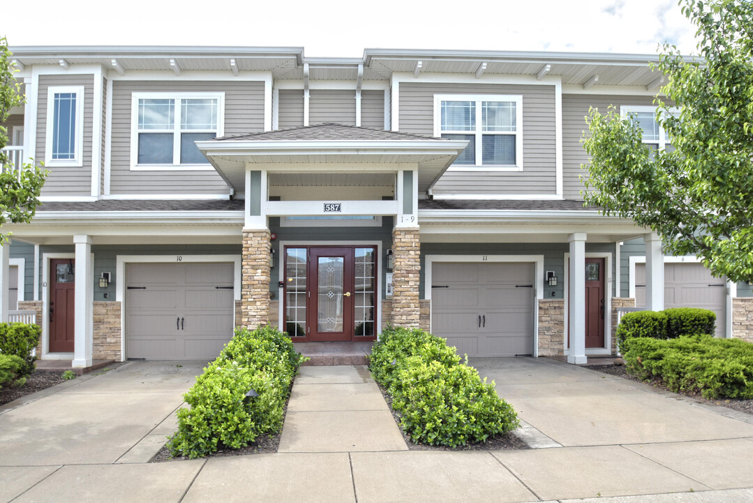 587 Riverpointe Dr in Dayton, KY - Foto de edificio