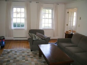 211 Surrey Rd in Charlottesville, VA - Building Photo - Building Photo