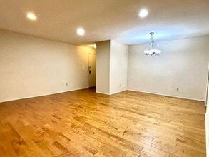 1818 E Shorewood Blvd in Shorewood, WI - Foto de edificio - Building Photo