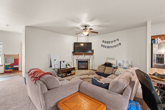 936 Ryan Ct in Iowa City, IA - Building Photo - Building Photo