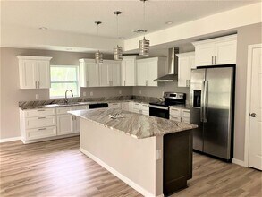 12053 Centralia Rd in Brooksville, FL - Building Photo - Building Photo