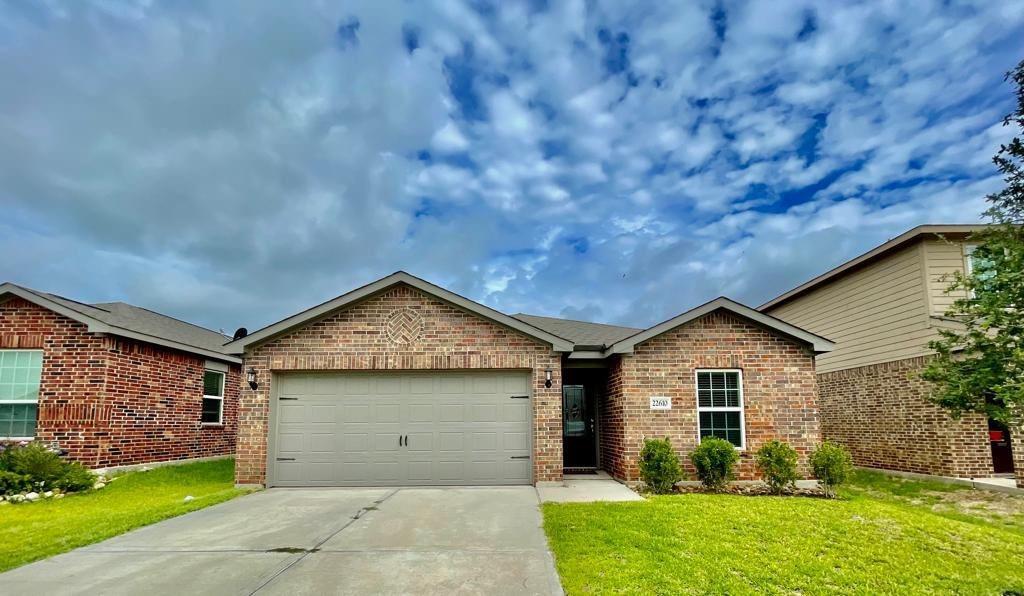 22610 Cloverland Field Dr in Hockley, TX - Building Photo