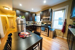 35 Calumet St in Boston, MA - Building Photo