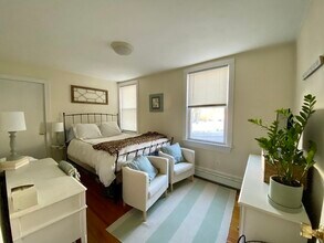 975 Chestnut St in Newton, MA - Building Photo - Building Photo