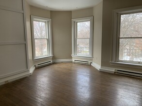 Berkley Manor in Springfield, OH - Building Photo - Interior Photo